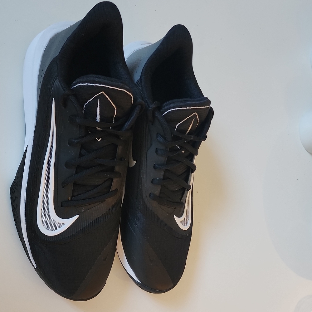 Nike Black and White Athletic Shoes
